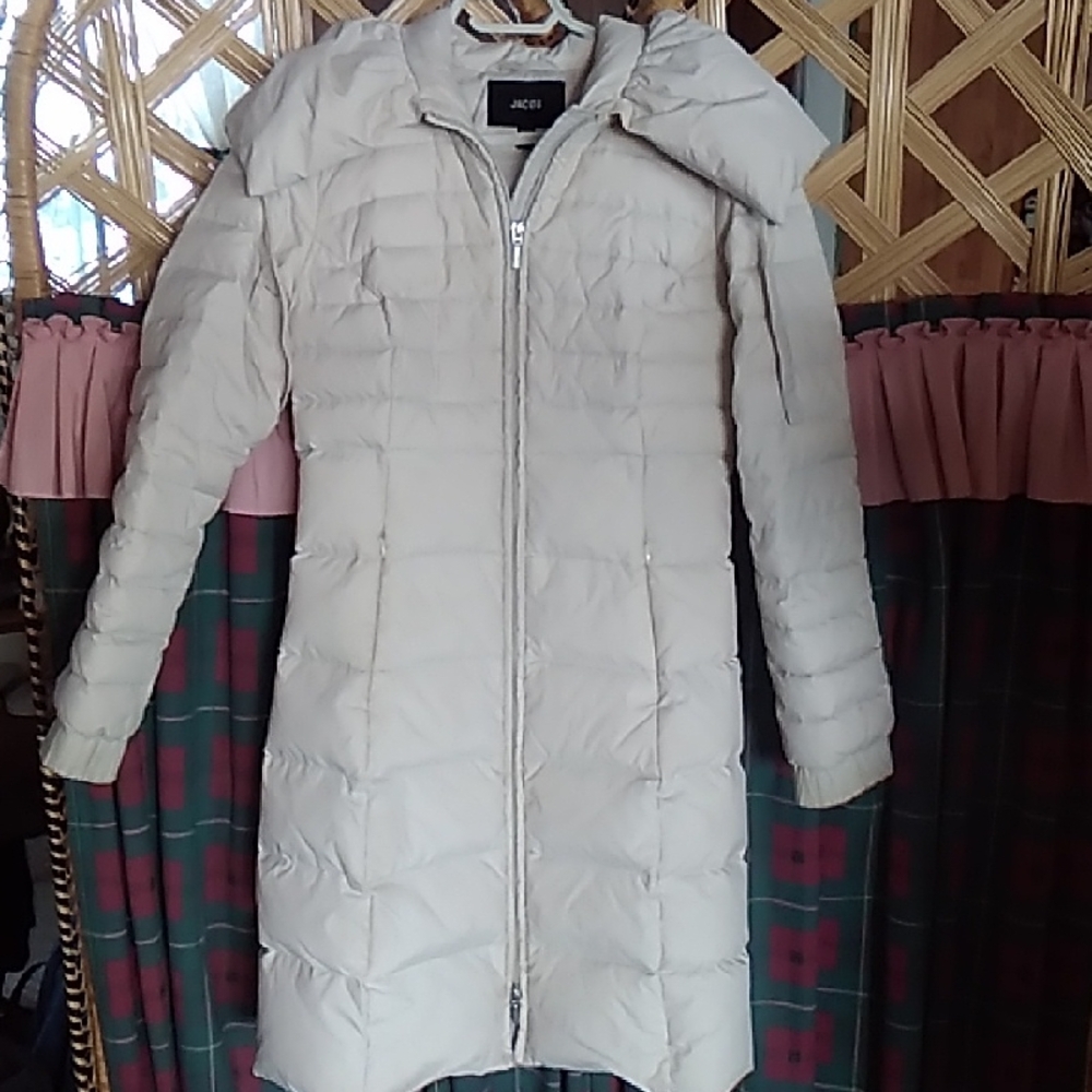 Jachs Women's Off-White Puffer Jacket